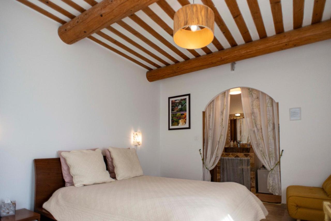 Bed and Breakfast Les Manaux En Provence Roquevaire Exterior foto